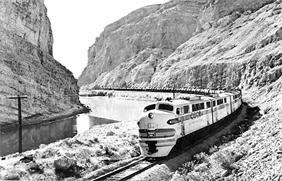 A CB&Q oil train passes through Sheep Canyon north of Greybull during World War II. It is led by a four-unit, 5400-HP set of FT diesel-electric locomotives. CB&Q publicity photo, courtesy of Burlington Route Historical Society Archives.