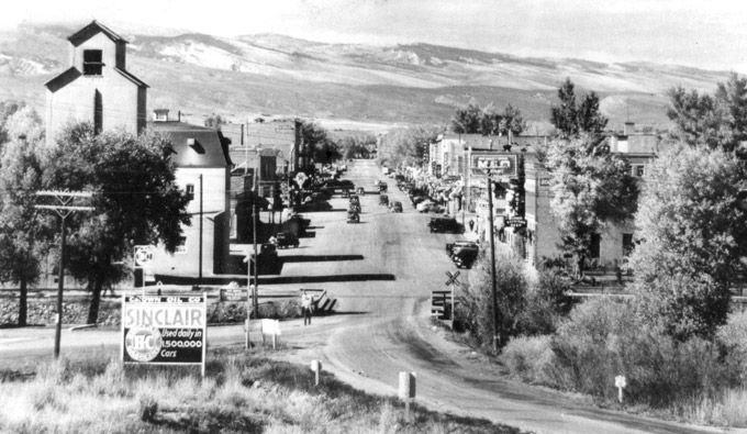 Main Street in Lander, looking west, 1940s. Riverton Museum.