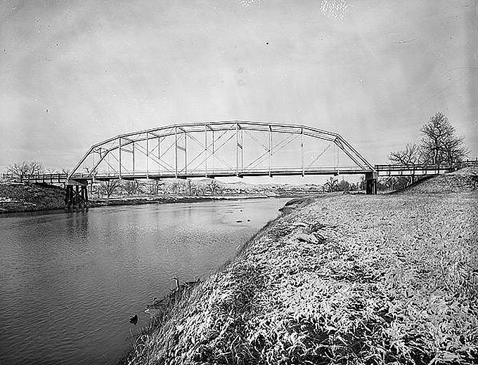 The Irigary Bridge over Powder River near Sussex, Wyo. about 20 miles downstream from Kaycee. Library of Congress photo.