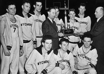 uwbasketball1943rotator.jpg