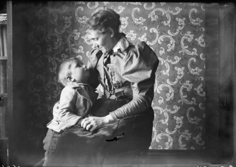 Emma Knight and her son Everett, about 1900. American Heritage Center photo.