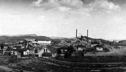 One of the Owl Creek Coal Company's mines at Gebo, no date. Wyoming State Archives.