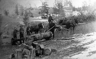 Loggers near Hulett, around 1910. Wyoming Tales and Trails.