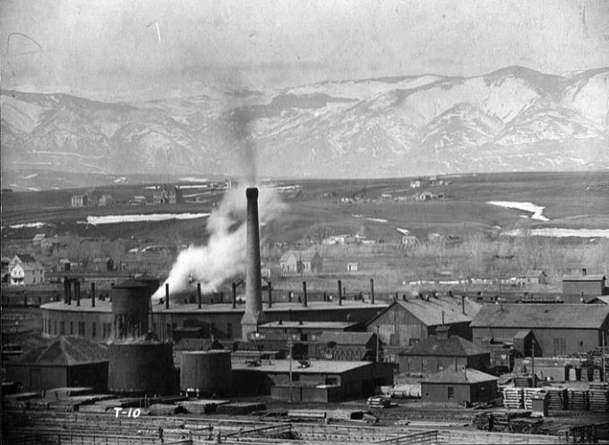 The Burlington railyards and roundhouse at Sheridan, looking southwest, 1910. Sheridan County Museum.