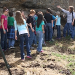 Teacher Sandy Hartsky and fourth graders from Oregon Trail Elementary School, Casper, Wyo. at Independence Rock, May 2013. Tom Rea photo.