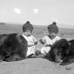 The Willford children with friends, 1910. Portraits of children were among Lora's first paid work. Frank Jones photo. Nichols Collection, Grand Encampment Museum.