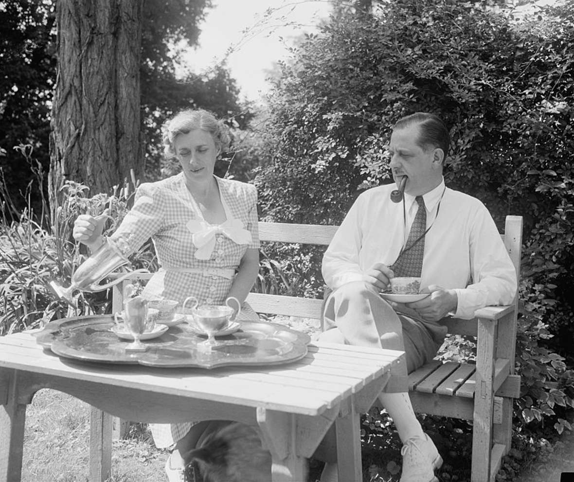 Shortly before he shipped overseas in World War I, Thurman Arnold married Frances ‘Dee Dee’ Longan; the marriage lasted 50 years. Shown here, the couple takes tea in the 1930s. Library of Congress. Shortly before he shipped overseas in World War I, Thurman Arnold married Frances ‘Dee Dee’ Longan; the marriage lasted 50 years. Shown here, the couple takes tea in the 1930s. Library of Congress.