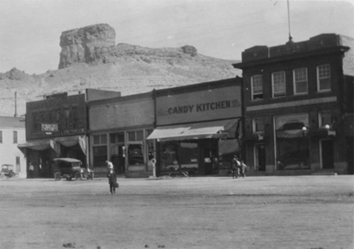 Customers in the Candy Kitchen April 1, 1933, may have been among the first to hear about the robbery next door at Green River's First National Bank, on right. Sweetwater County Historical Museum. Customers in the Candy Kitchen April 1, 1933, may have been among the first to hear about the robbery next door at Green River's First National Bank, on right. Sweetwater County Historical Museum.