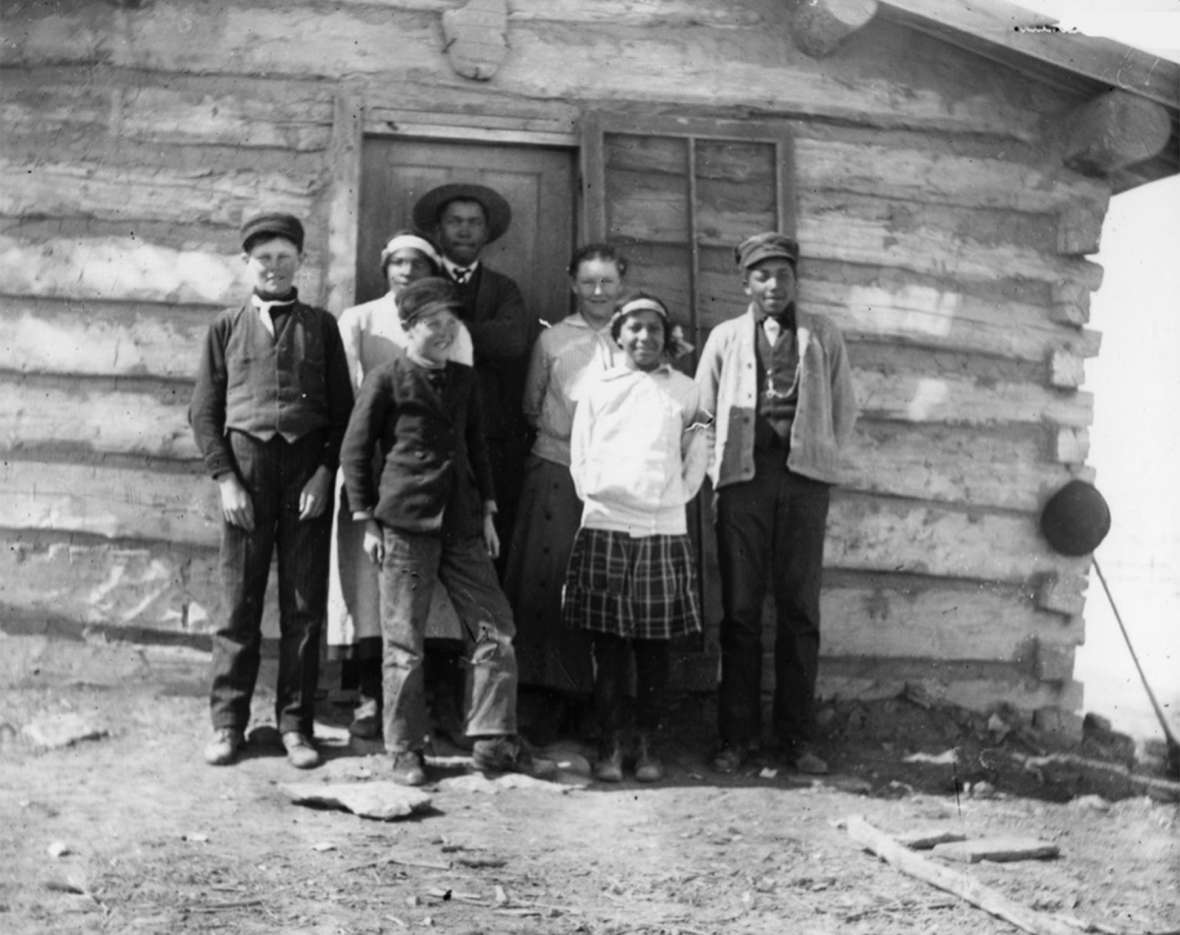 Olson and Stepp children at the Fontenelle School on the Stepp Ranch, around 1912. Left to right, Arnold and Elmer Olson; Helen, John, Gladys, Nell and Bill Stepp. Stepp family photo.