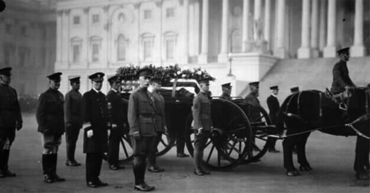 Ceremony at the Tomb of the Unknown Soldier, Nov. 11, 1921. Wyoming Veterans Memorial Museum.