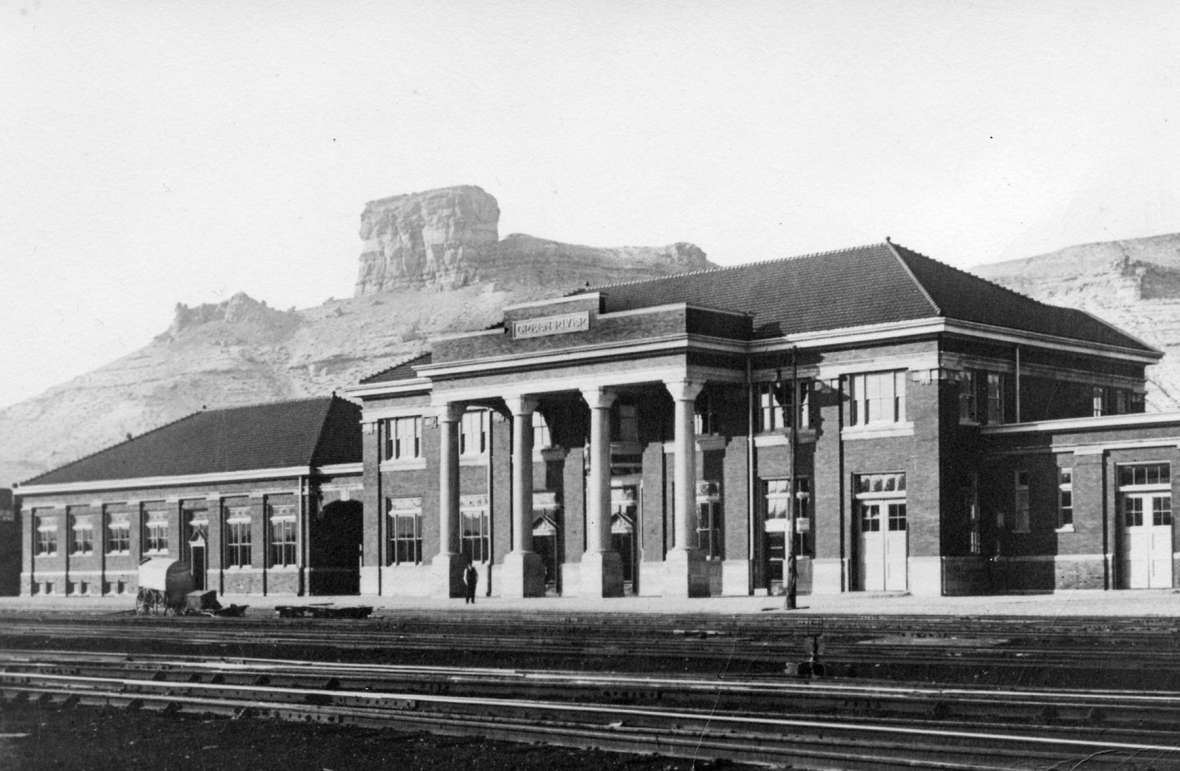 The Union Pacific depot in the railroad town of Green River, Wyo.. The lower structure on the left side is the dining room and lunch counter, where there was a breakfastime confrontation between Edward Woodson and Evelyn Ware. Sweetwater County Historical Museum. The Union Pacific depot in the railroad town of Green River, Wyo.. The lower structure on the left side is the dining room and lunch counter, where there was a breakfastime confrontation between Edward Woodson and Evelyn Ware. Sweetwater County Historical Museum.