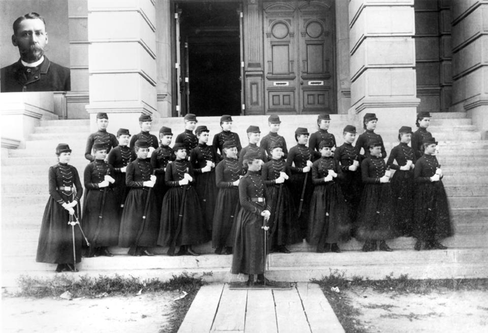 Company K on the Capitol steps, July 22, 1890. Emma O’Brien is in front with her sword; Frank Stitzer is in the inset, Wyoming State Archives.