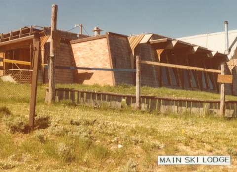 Hogadon’s first lodge, around 1960. Courtesy of Bob Hardesty.