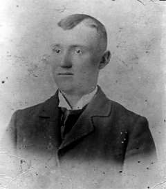 Bronc rider Floyd Bard as a young man when, as s a wrangler on the Moncreiffe Ranch near Big Horn. Wyo., he broke horses later sold to the British Army for the Boer War. Wyoming Room, Sheridan Library. Bronc rider Floyd Bard as a young man when, as s a wrangler on the Moncreiffe Ranch near Big Horn. Wyo., he broke horses later sold to the British Army for the Boer War. Wyoming Room, Sheridan Library.