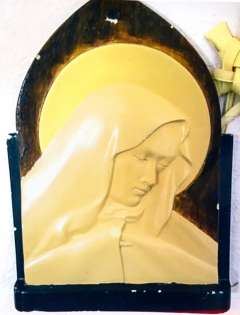This plaster of paris plaque of the Blessed Mother was made by an Italian POW and given to an interpreter to the Italian prisoners at Camp Douglas. Marian Testolin Offe photo. This plaster of paris plaque of the Blessed Mother was made by an Italian POW and given to an interpreter to the Italian prisoners at Camp Douglas. Marian Testolin Offe photo.